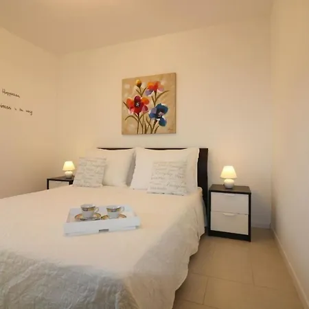 Apartment In Stadtzentrum Mit Meerblick *