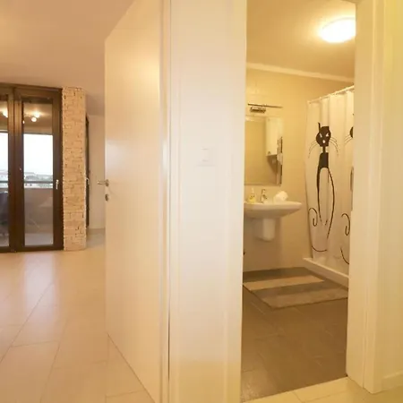Apartment In Stadtzentrum Mit Meerblick Porec