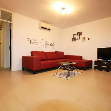 Apartment In Stadtzentrum Mit Meerblick Porec